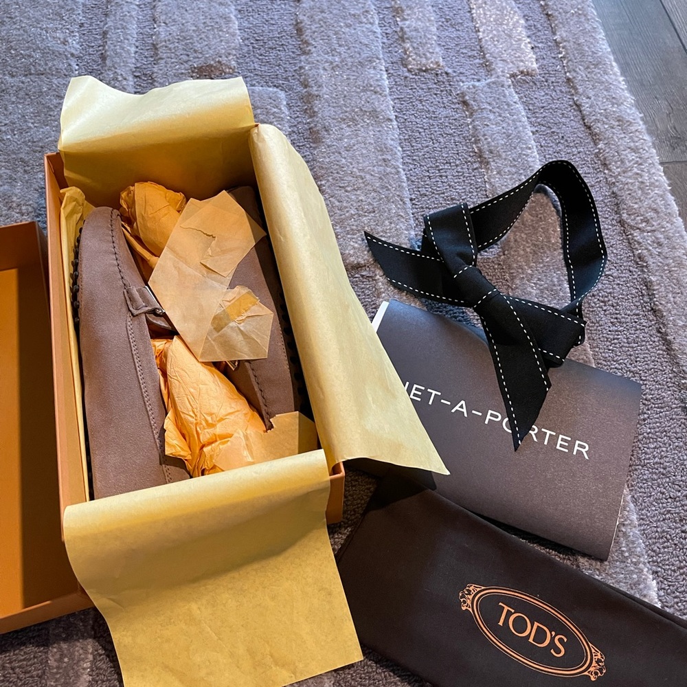 Brand new nude suede Tod’s loafers